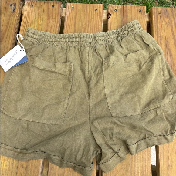 Universal Thread Linen Blend Olive Green Shorts - Picture 2 of 2